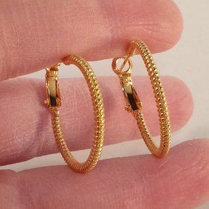 18K Yellow Gold Filled Carved Hoop Earrings 25mm Party Gift